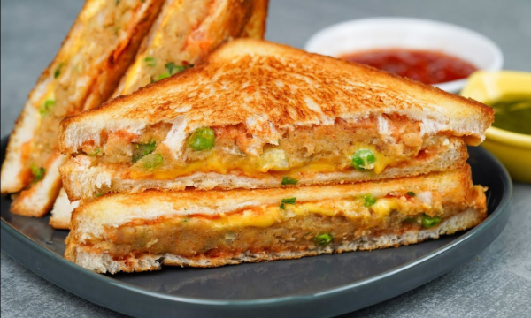 Aalu tikki sandwich